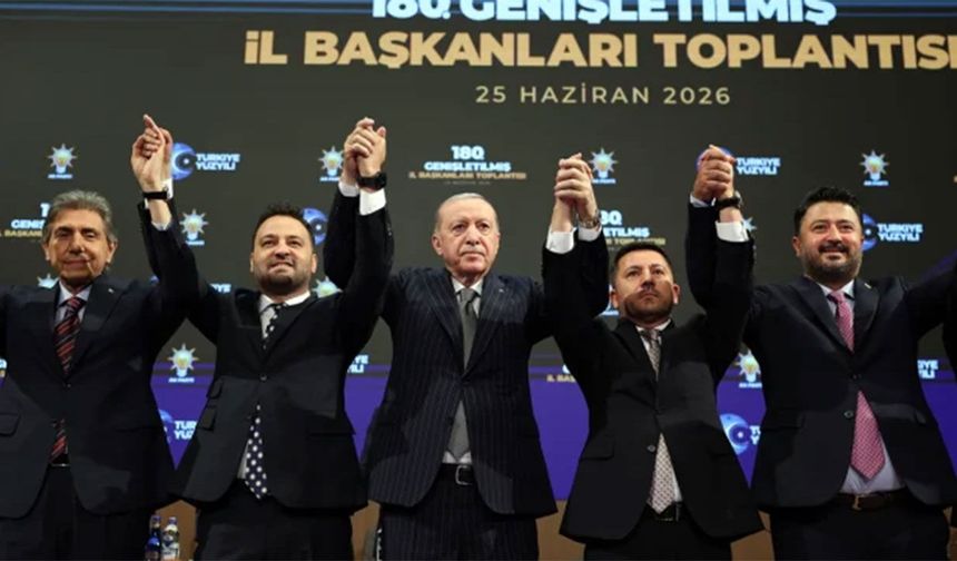 Üç belediye başkanı daha AK Parti'ye katıldı