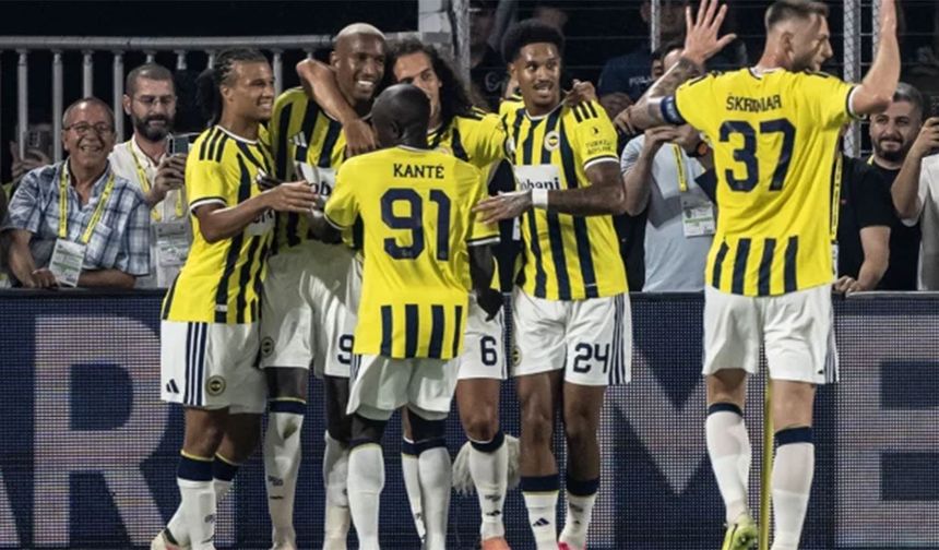 Kadıköy’de resital: Fenerbahçe yıldızlarıyla tura göz kırptı