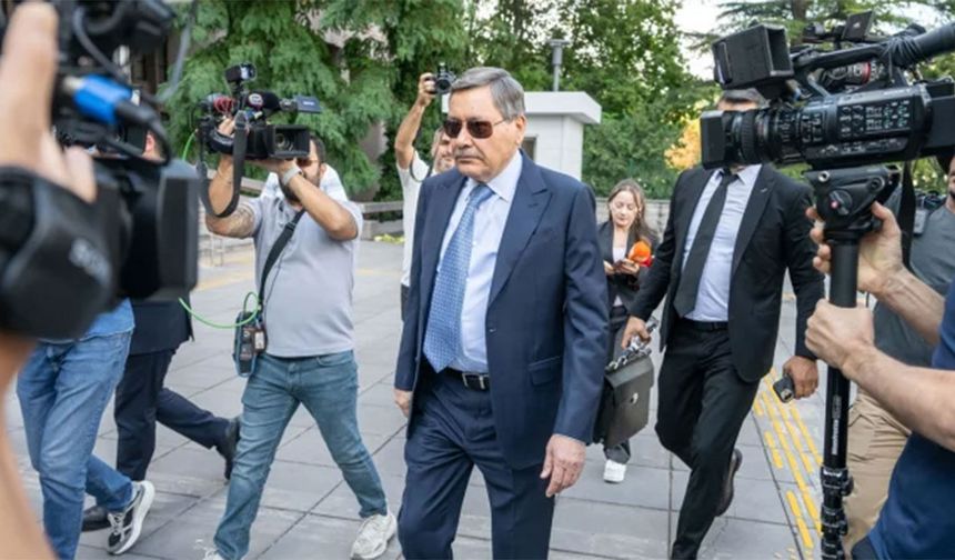 Melih Gökçek, Ankara Adliyesi'ne gelerek ifade verdi