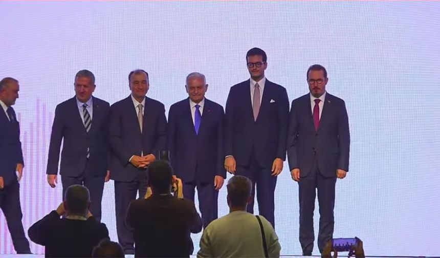 CANLI İZLE -Sabri Ülker İstanbul Bilim Zirvesi 2026 başladı: Dünyanın farklı ülkelerinden bilim insanları bir arada